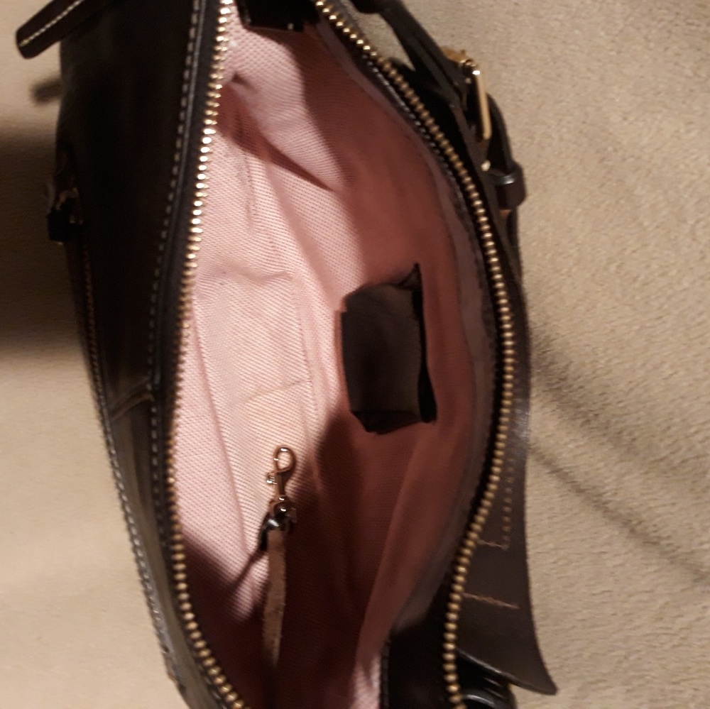 Dooney & Bourke leather bag- Excellent Condition!! - Picture 3 of 6
